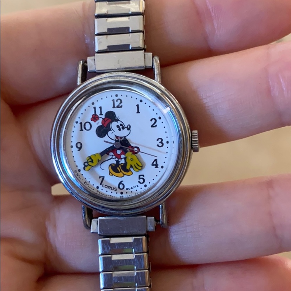 Minnie Mouse moving hands disney watch Lorus